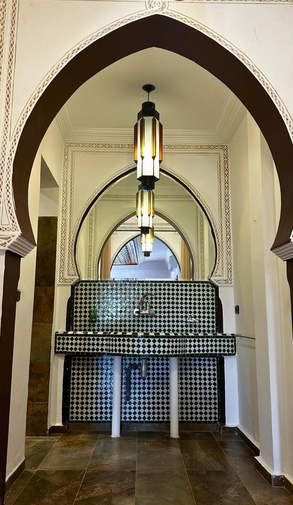 Nomadz Palace Touggana Exterior photo